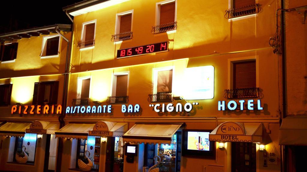 Hotel Ristorante Cigno - Camere And Aparthotel Latisana Dış mekan fotoğraf