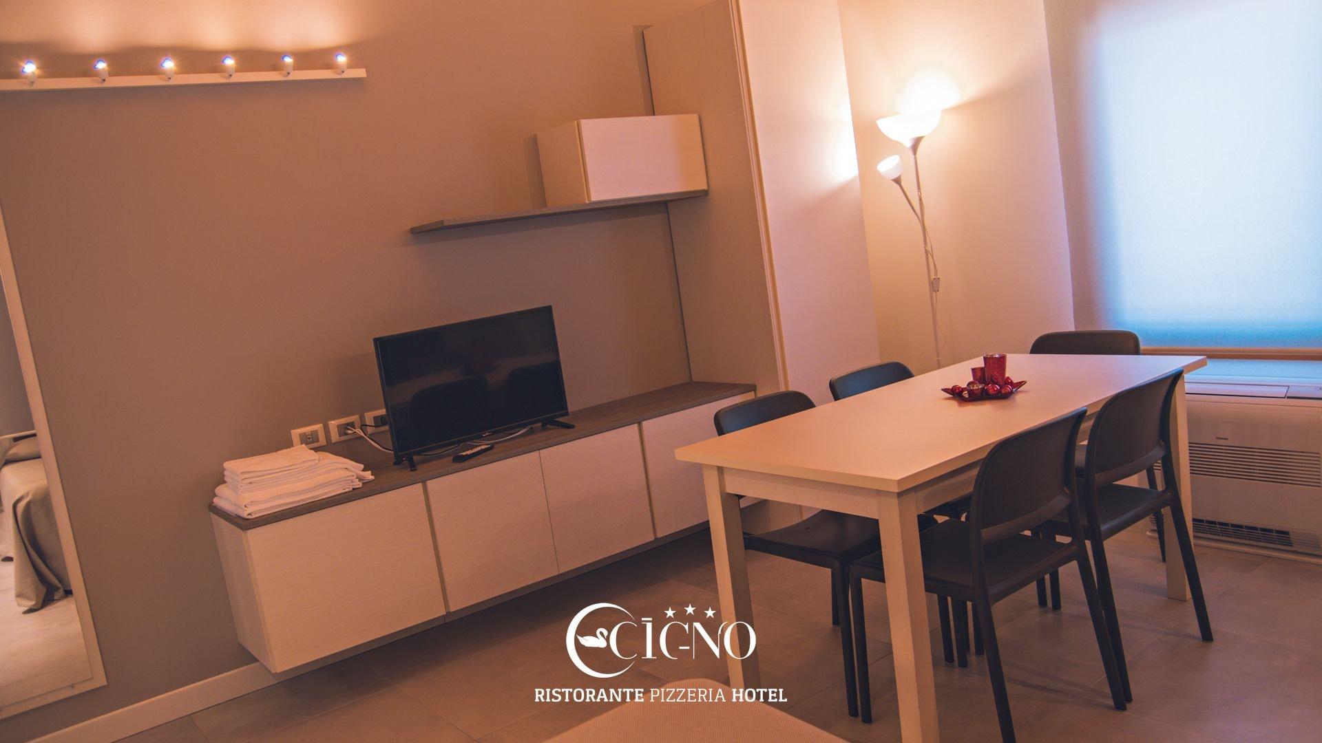Hotel Ristorante Cigno - Camere And Aparthotel Latisana Dış mekan fotoğraf