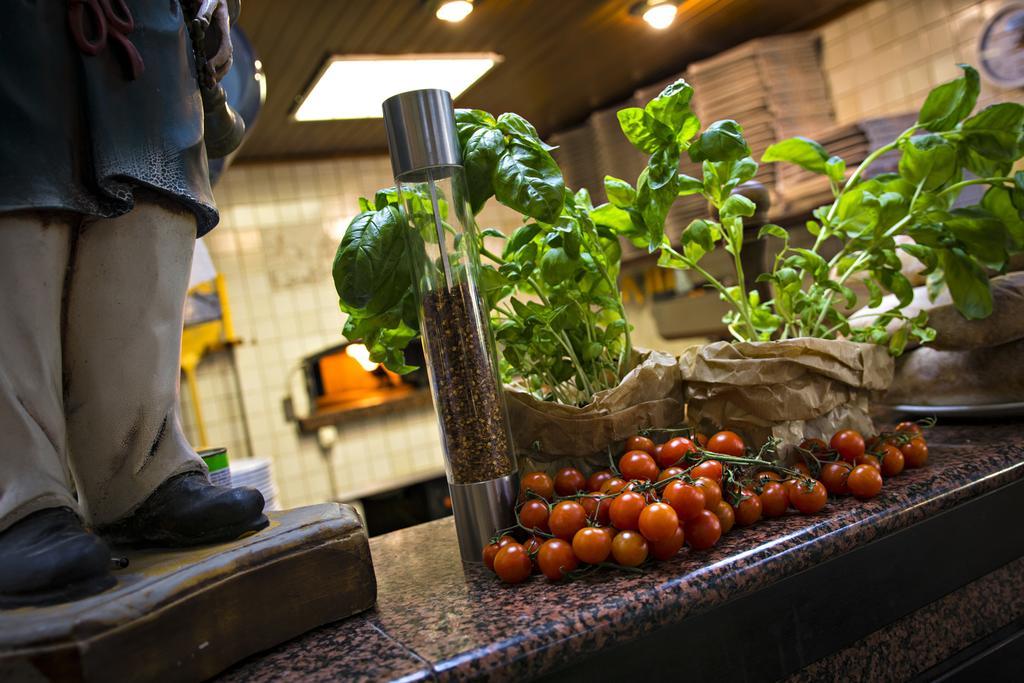 Hotel Ristorante Cigno - Camere And Aparthotel Latisana Dış mekan fotoğraf