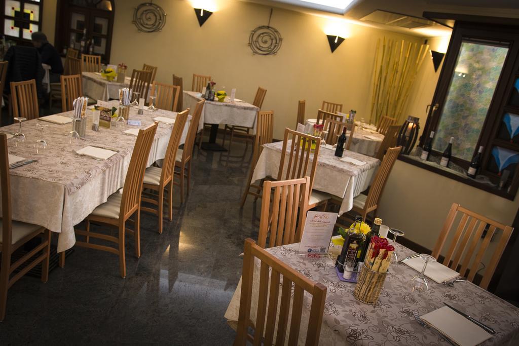 Hotel Ristorante Cigno - Camere And Aparthotel Latisana Dış mekan fotoğraf