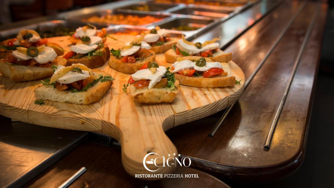 Hotel Ristorante Cigno - Camere And Aparthotel Latisana Dış mekan fotoğraf
