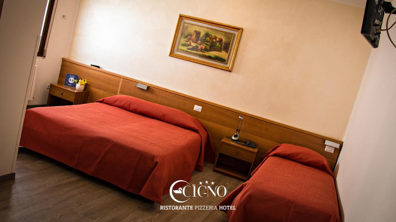 Hotel Ristorante Cigno - Camere And Aparthotel Latisana Dış mekan fotoğraf